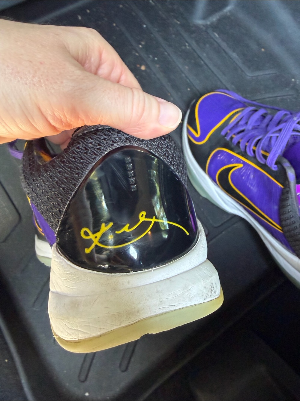 Nike Kobe 5 Proto Championship Sneakers - Picture 7 of 9